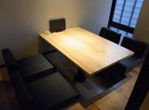 窓のある4名様個室です。
