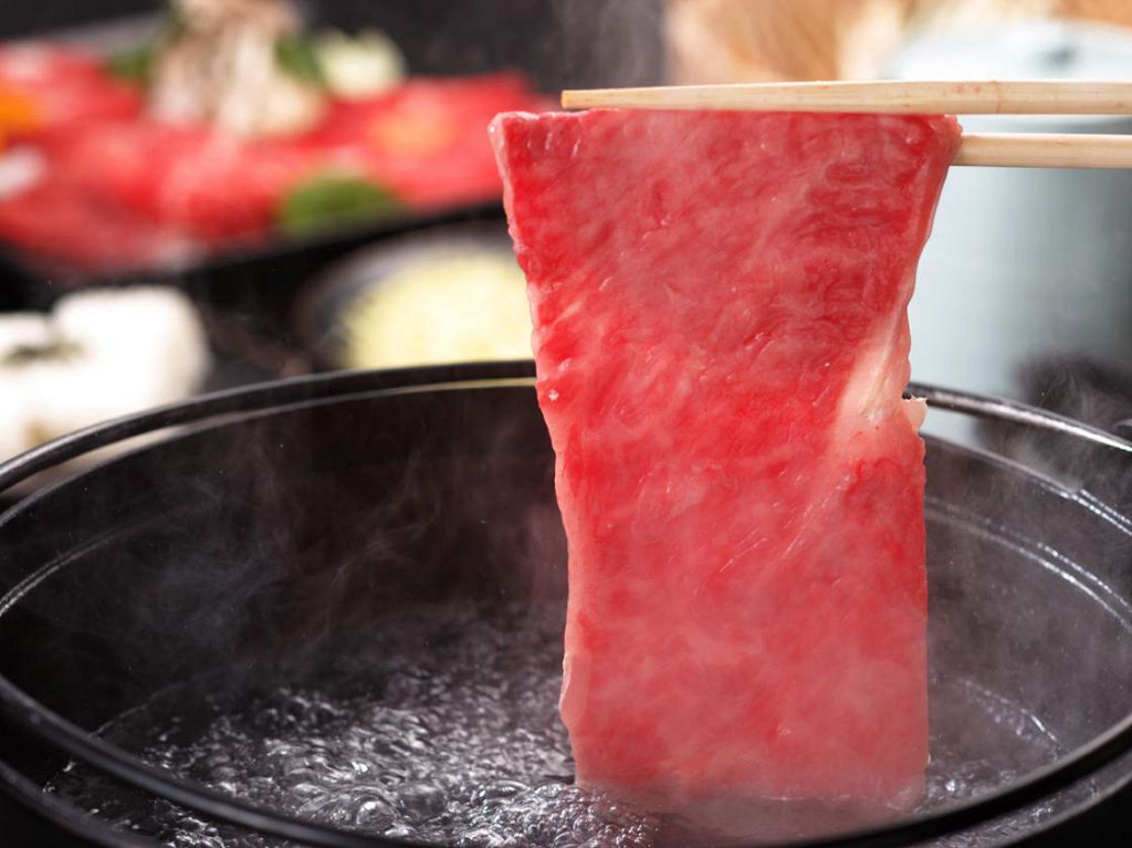 大人気の食べ放題は1900円~各種あり!仲間同士の飲み会、女子会、宴会にも最適です!