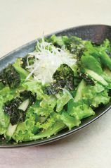 料理メニュー写真 韓国のりのグリーンサラダ