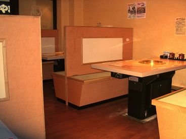 焼肉六甲 御影店の雰囲気1