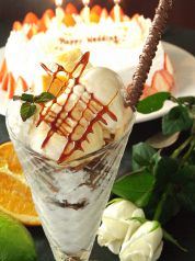 料理メニュー写真 気まぐれパフェ