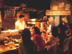 人気のカウンター♪調理風景を楽しめます