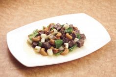 料理メニュー写真&nbsp;牛タンのカシューナッツイタメ（小）