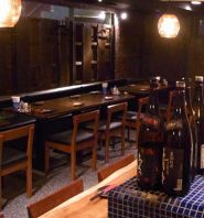 木と和紙に囲まれた店内