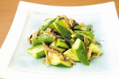 料理メニュー写真&nbsp;胡瓜とザーサイの黒胡椒炒め