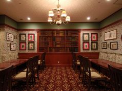 VICTORIAN PUB THE ROSE & CROWN 大手町店の写真