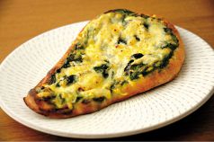 料理メニュー写真&nbsp;ホウレン草ピザ