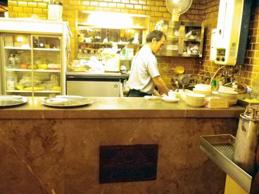 丸福珈琲店の雰囲気1