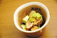 料理メニュー写真&nbsp;鶏わさアボカド