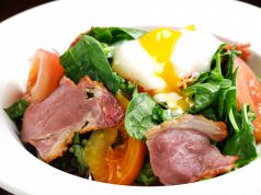 料理メニュー写真&nbsp;ほうれん草とカリカリベーコンのサラダ