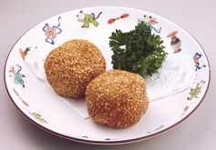 料理メニュー写真&nbsp;胡麻団子（2個）