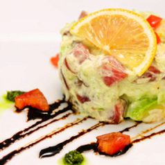 料理メニュー写真&nbsp;マグロアボガドサラダ