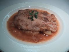 料理メニュー写真 シュバイネブラーテン