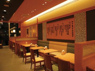 かつ泉 コレットマーレ みなとみらい店の雰囲気1