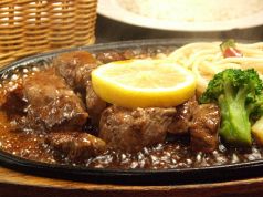 ふらんす亭 渋谷センター街店 ステーキ 焙煎カレーの写真