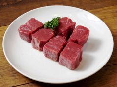 料理メニュー写真 名物ヒレカク