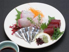料理メニュー写真 刺身盛り合わせ(3種)