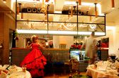 エントランス入ってスグのテーブル席☆