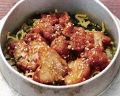 料理メニュー写真&nbsp;鶏の甘辛釜飯