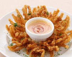 料理メニュー写真 まるごとフライドオニオン“ファイヤーワーク”
