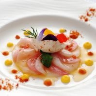 旬食材満載の鮮やかな逸品