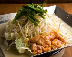 料理メニュー写真&nbsp;定番ホルモン鉄板鍋（1人前）