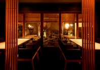 篝火が煌く、非日常の空間