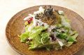 料理メニュー写真&nbsp;揚げじゃこの彩菜サラダ　香る白ドレッシング