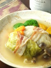 料理メニュー写真 ロールキャベツのコンソメ風(クリーム風、ボルシチ風も有り)