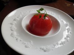 料理メニュー写真&nbsp;千葉産　むきトマトの沖縄塩添え