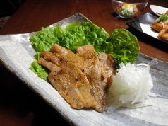 料理メニュー写真&nbsp;豚三枚肉の西京焼きサンチェ包み