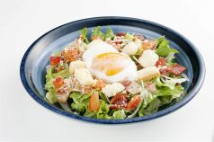 料理メニュー写真 温玉シーザーサラダ