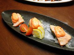 料理メニュー写真&nbsp;サーモンの炙り明太マヨ（3つ入り）