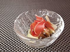 料理メニュー写真&nbsp;生ハムときのこのマリネ