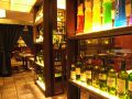ヤミツキ 横浜モアーズ店の雰囲気1