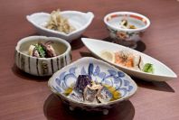 夜は逸品料理で一杯