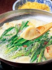 【名物】鶏ガラスープで食べる!餃子鍋 