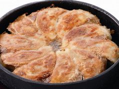 料理メニュー写真&nbsp;パリッとジューシー！自慢の自家製餃子