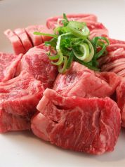 料理メニュー写真 一番人気の中落ちカルビ!