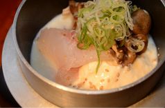 料理メニュー写真&nbsp;鯛とキノコのあつあつ豆腐鍋