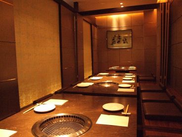 六角 銀座酒房 新宿ワシントンホテルの雰囲気1