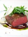 料理メニュー写真&nbsp;国産牛のタリアータ　バルサニコのソース　ルコラのサラダ添え