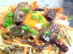 伯りん ホルモン焼きうどんのおすすめ料理1