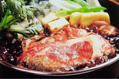 料理メニュー写真&nbsp;菜盛・サラダ・牛ロース肉150g・鍋野菜・ご飯又は自家製ざるうどん・デザート 全6品