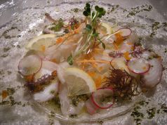 料理メニュー写真 本日の鮮魚のカルパッチョ