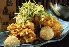 料理メニュー写真 伝説の若鶏唐揚げ 隠居邸風
