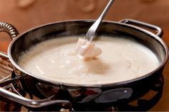 料理メニュー写真 クリームチーズソースのフォンデュ(ご注文は2人前から賜ります。)