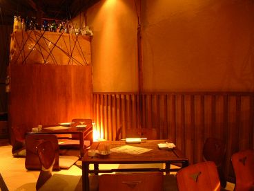 鉄焼酒房 蜂ヤ 中新地店の雰囲気1