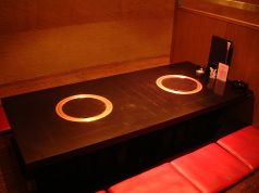ロースターが2台ある8名様用のお席です