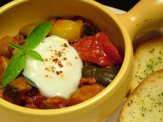 料理メニュー写真&nbsp;南仏野菜のラタトゥイユ　～温泉卵添え～